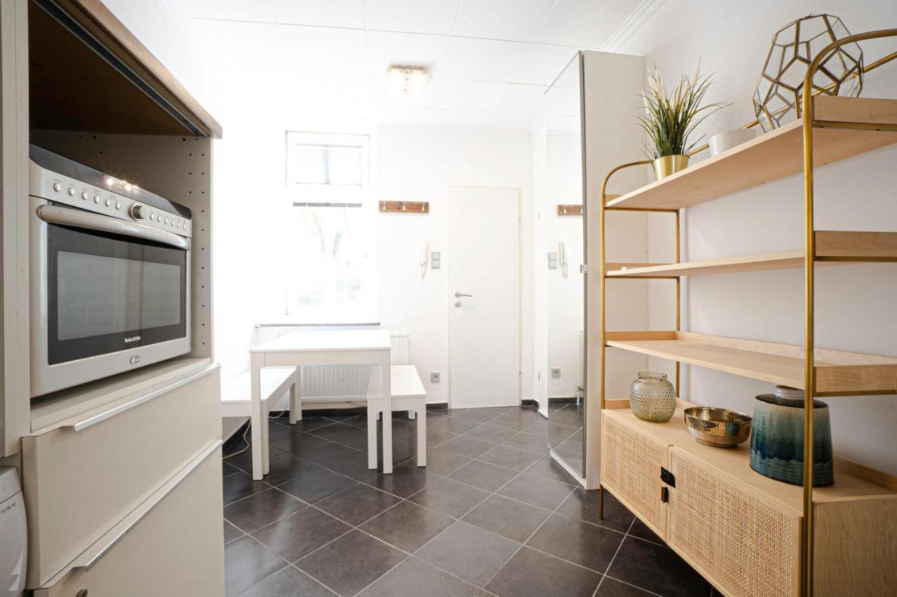 וינה 2-Room Apartment On The First Floor With Designer Renovation. Exit To The Courtyard. 15 Minutes To Schloss Schoenbrunn מראה חיצוני תמונה