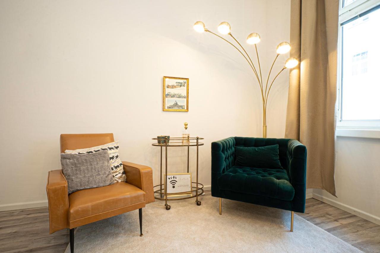 וינה 2-Room Apartment On The First Floor With Designer Renovation. Exit To The Courtyard. 15 Minutes To Schloss Schoenbrunn מראה חיצוני תמונה