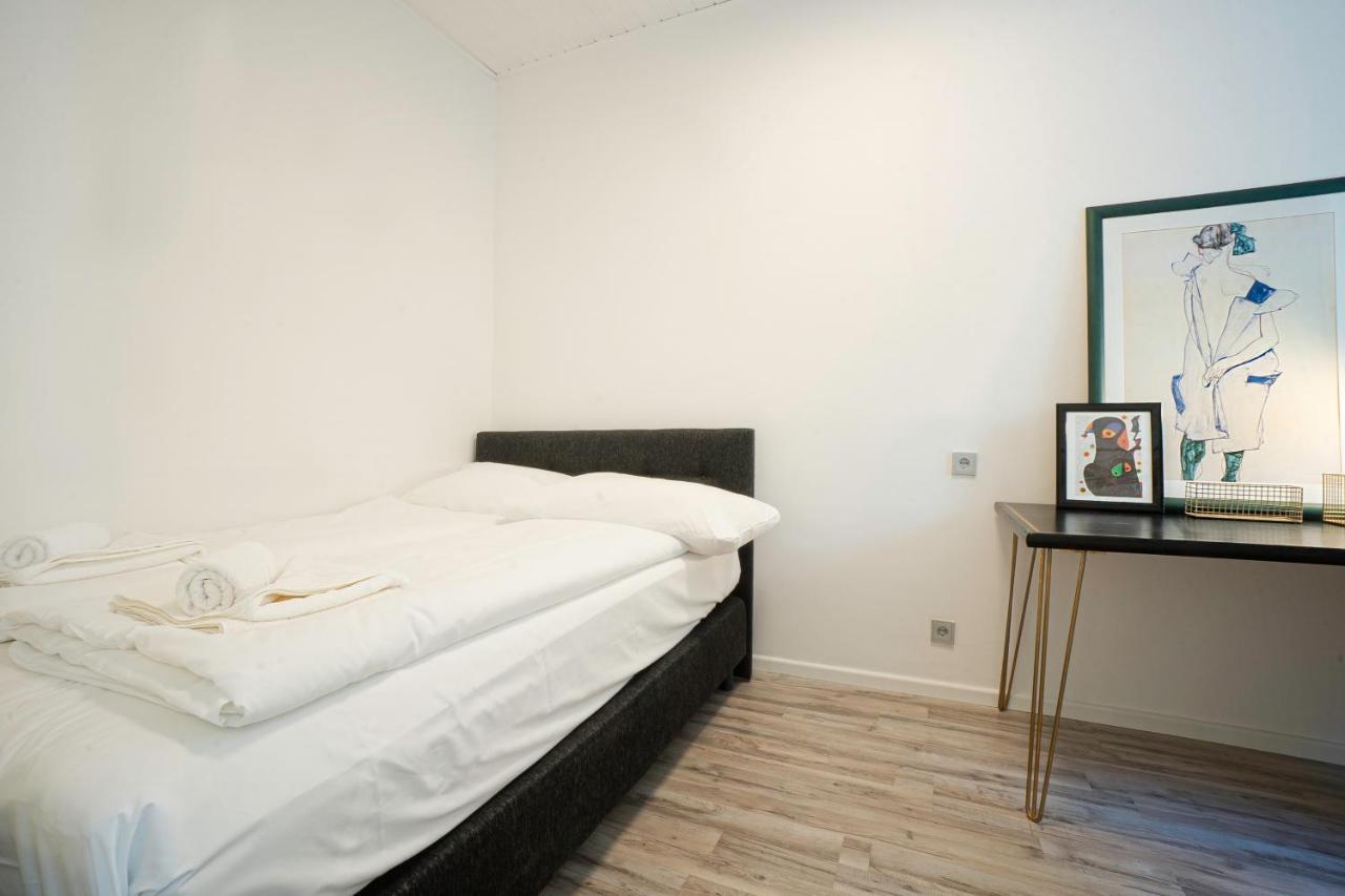 וינה 2-Room Apartment On The First Floor With Designer Renovation. Exit To The Courtyard. 15 Minutes To Schloss Schoenbrunn מראה חיצוני תמונה