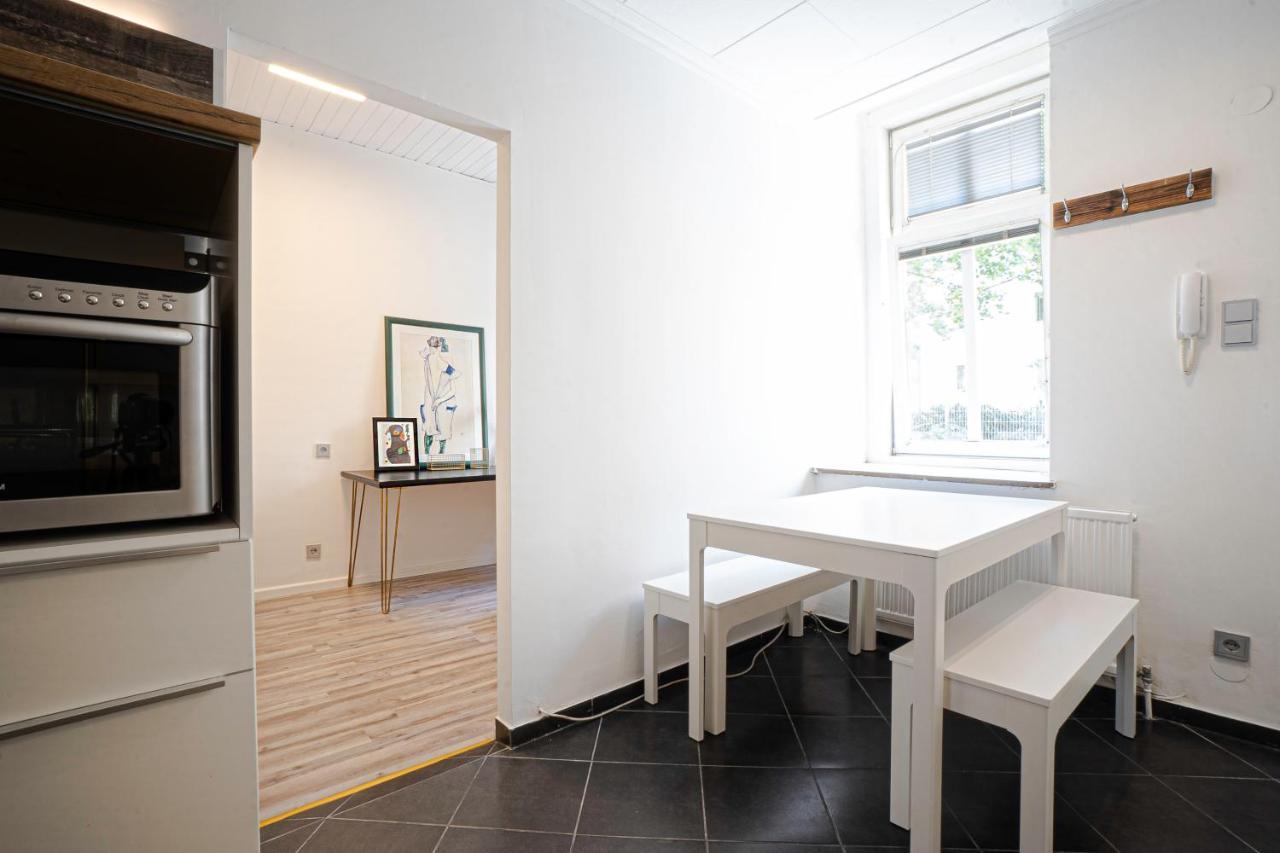 וינה 2-Room Apartment On The First Floor With Designer Renovation. Exit To The Courtyard. 15 Minutes To Schloss Schoenbrunn מראה חיצוני תמונה